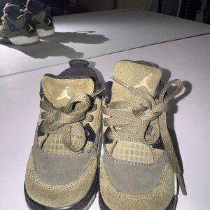 Jordan 4 Retro SE
Craft Medium Olive (TD)